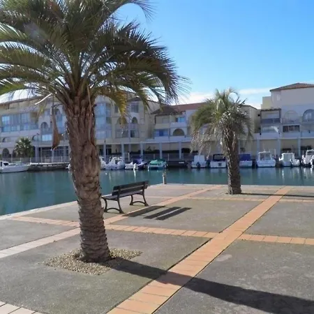 Joli 2 Pieces A 200m Des Plages Avec Terrasse Et Parking - Fr-1-338-163 Apartment