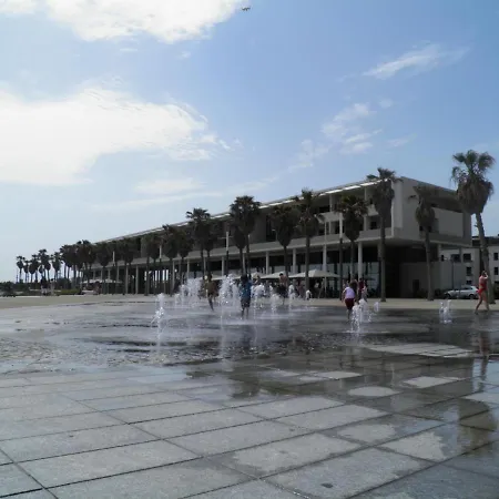 Joli 2 Pieces A 200m Des Plages Avec Terrasse Et Parking - Fr-1-338-163 Apartment