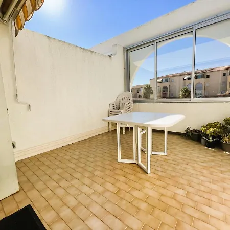 Joli 2 Pieces A 200m Des Plages Avec Terrasse Et Parking - Fr-1-338-163 Apartment *