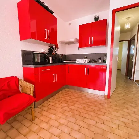 Joli 2 Pieces A 200m Des Plages Avec Terrasse Et Parking - Fr-1-338-163 Apartment Sete