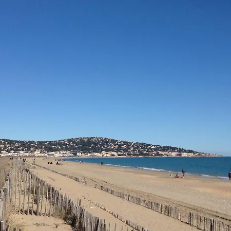 Joli 2 Pieces A 200m Des Plages Avec Terrasse Et Parking - Fr-1-338-163 Apartment