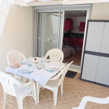 Joli 2 Pièces à 200m Des Plages Avec Terrasse Et Parking - Fr-1-338-163