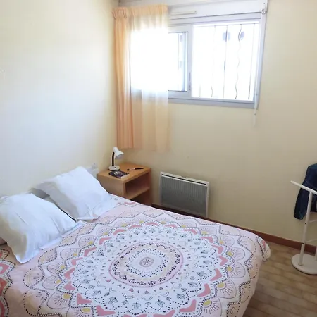 Joli 2 Pieces A 200m Des Plages Avec Terrasse Et Parking - Fr-1-338-163 Sète