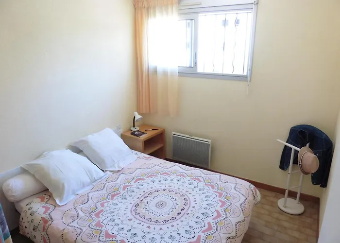 Joli 2 Pièces à 200m Des Plages Avec Terrasse Et Parking - Fr-1-338-163 Sète